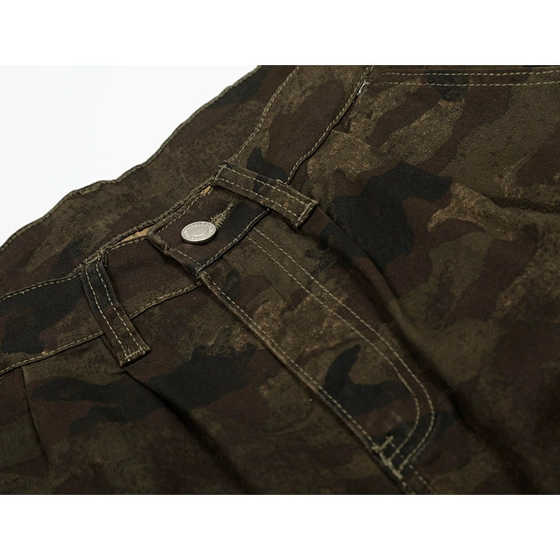 Fashion sports loose camouflage shorts